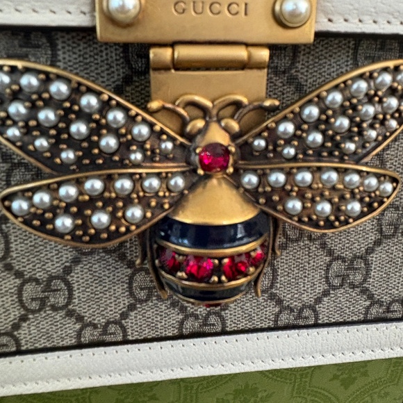 Limited Edition GUCCI White Leather GG Supreme Queen Margaret Pearl/Garnet Bee - Picture 9 of 13
